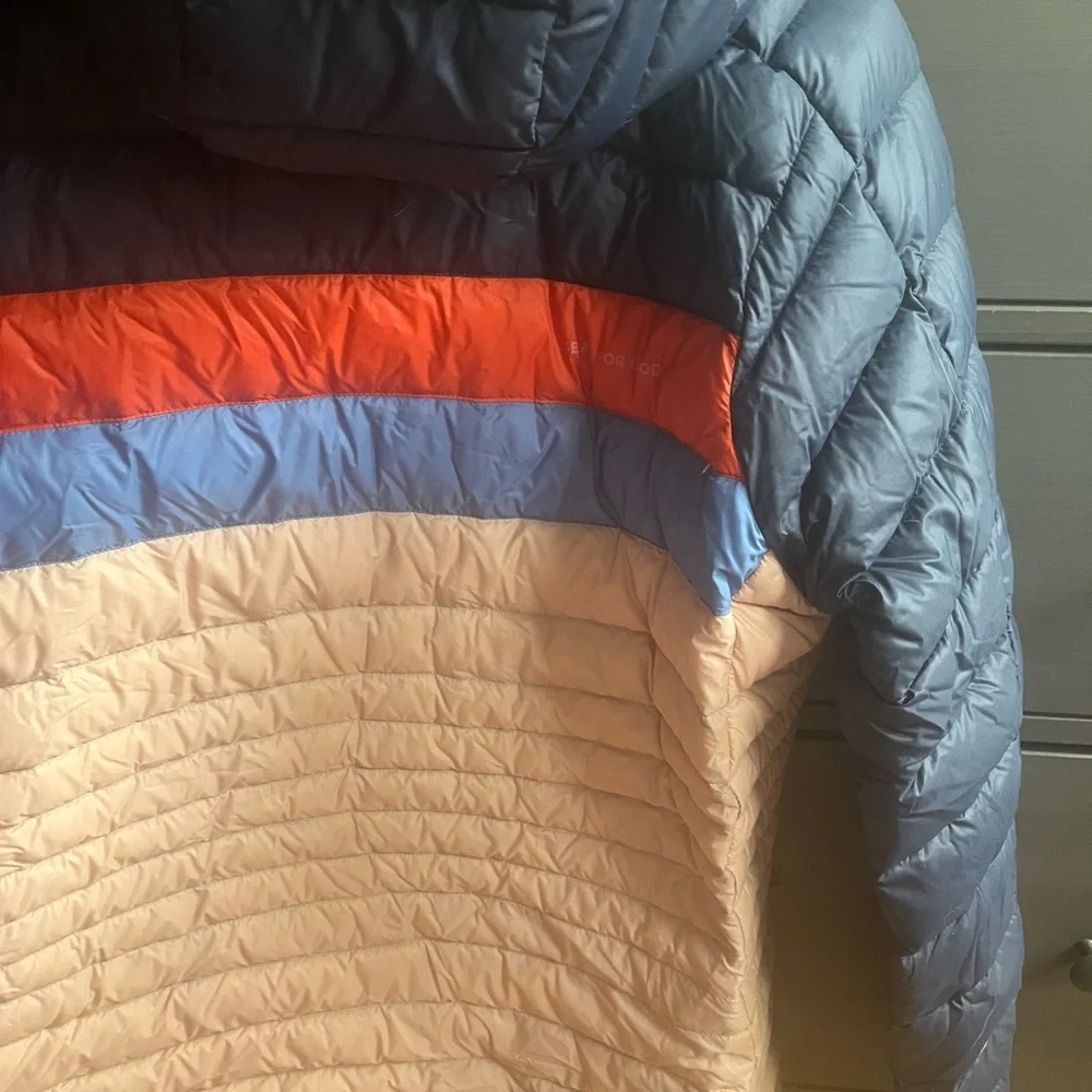 Colorblock Puffer Jacket - Picture 3 of 3
